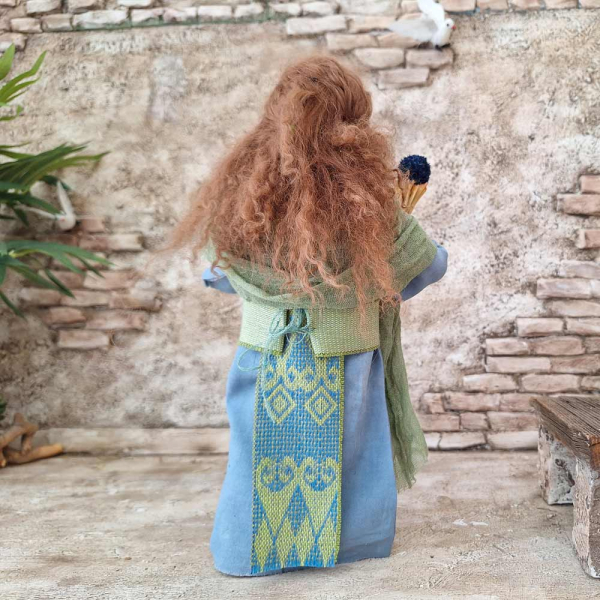 Marta im wunderschönen Kleid